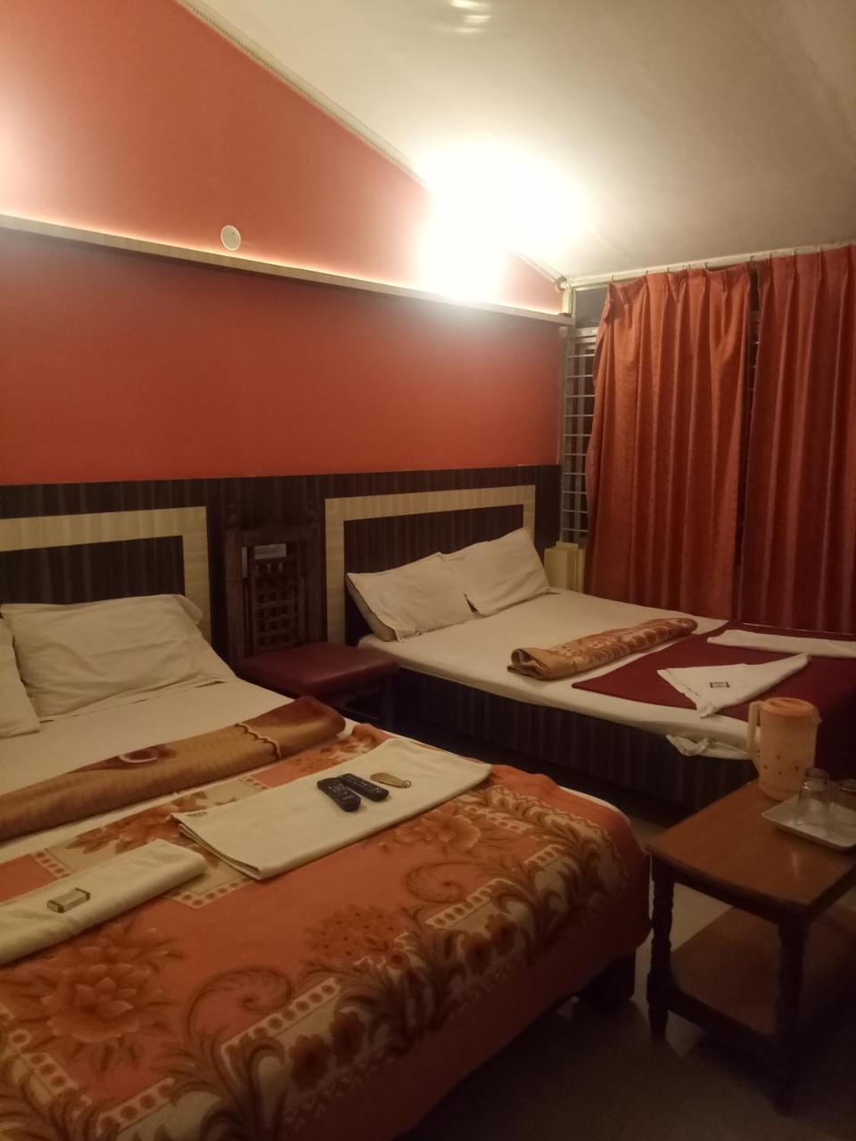 Hotel Sangeeth Lodging Mysore Exterior foto